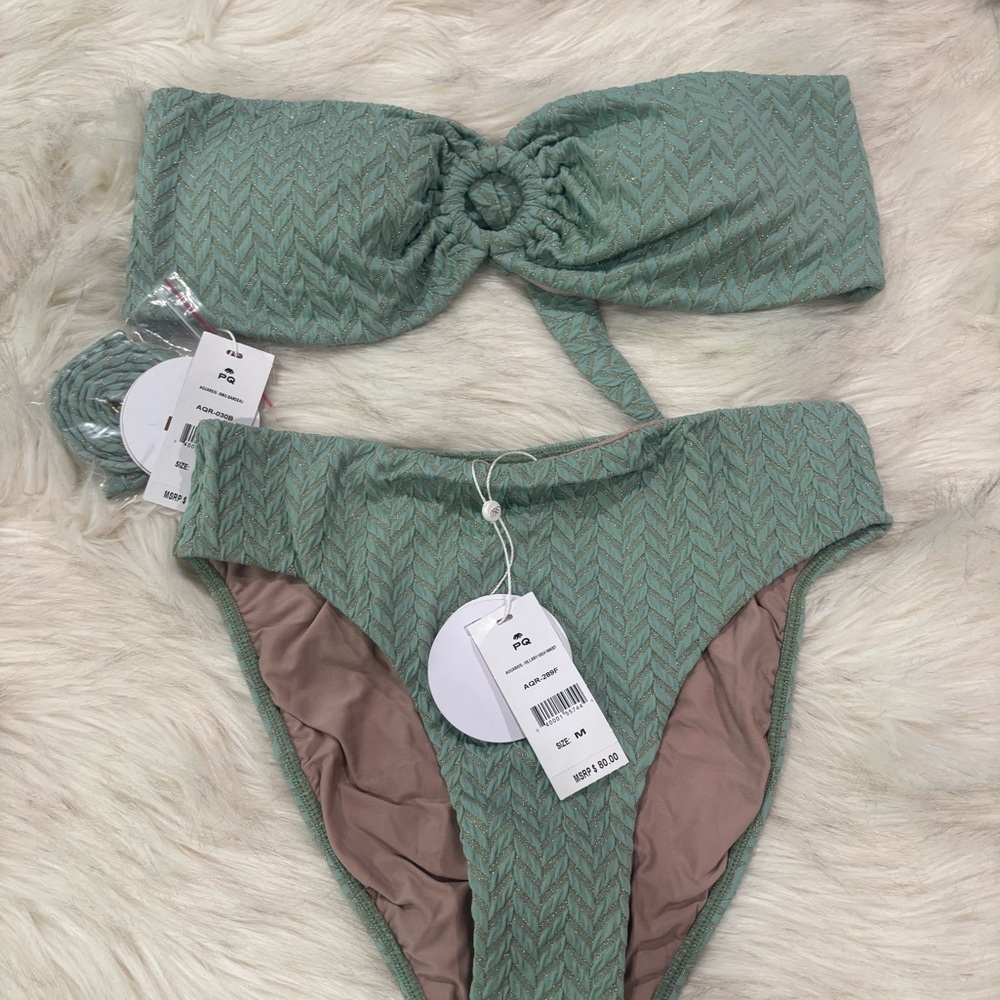 PQ Aquarius -Ring Bandeau Size D 
PQ Aquarius -Hillary High waist Size M